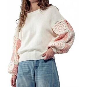 NEW URBAN DAIZY quilt blocked sleeve crewneck sweater in ivory
